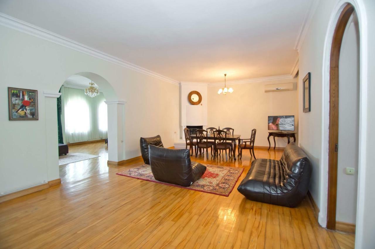 Apartment On Gorgiladze 25 Batumi Luaran gambar