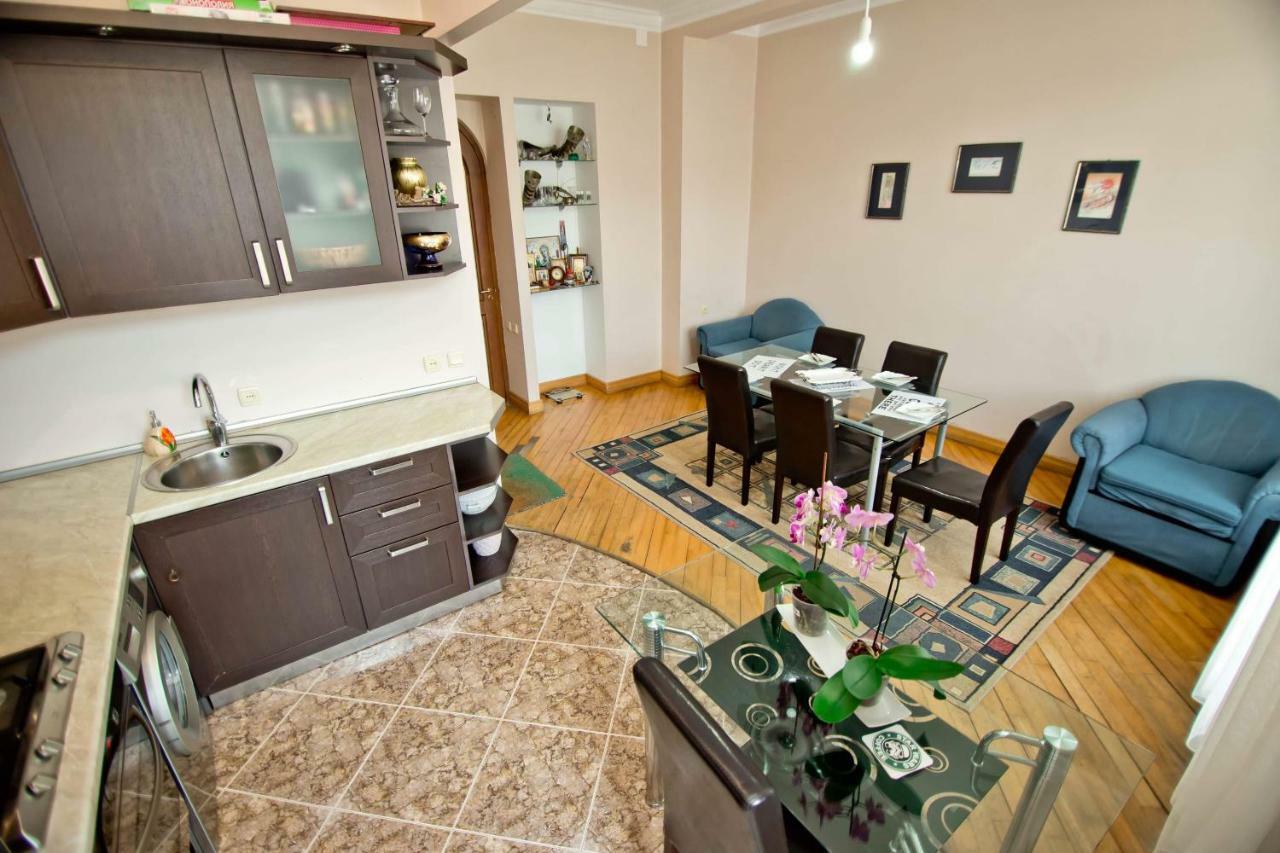 Apartment On Gorgiladze 25 Batumi Luaran gambar