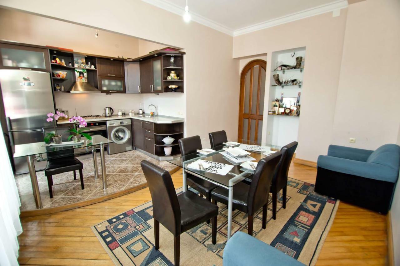 Apartment On Gorgiladze 25 Batumi Luaran gambar