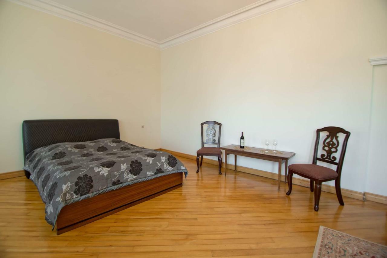 Apartment On Gorgiladze 25 Batumi Luaran gambar