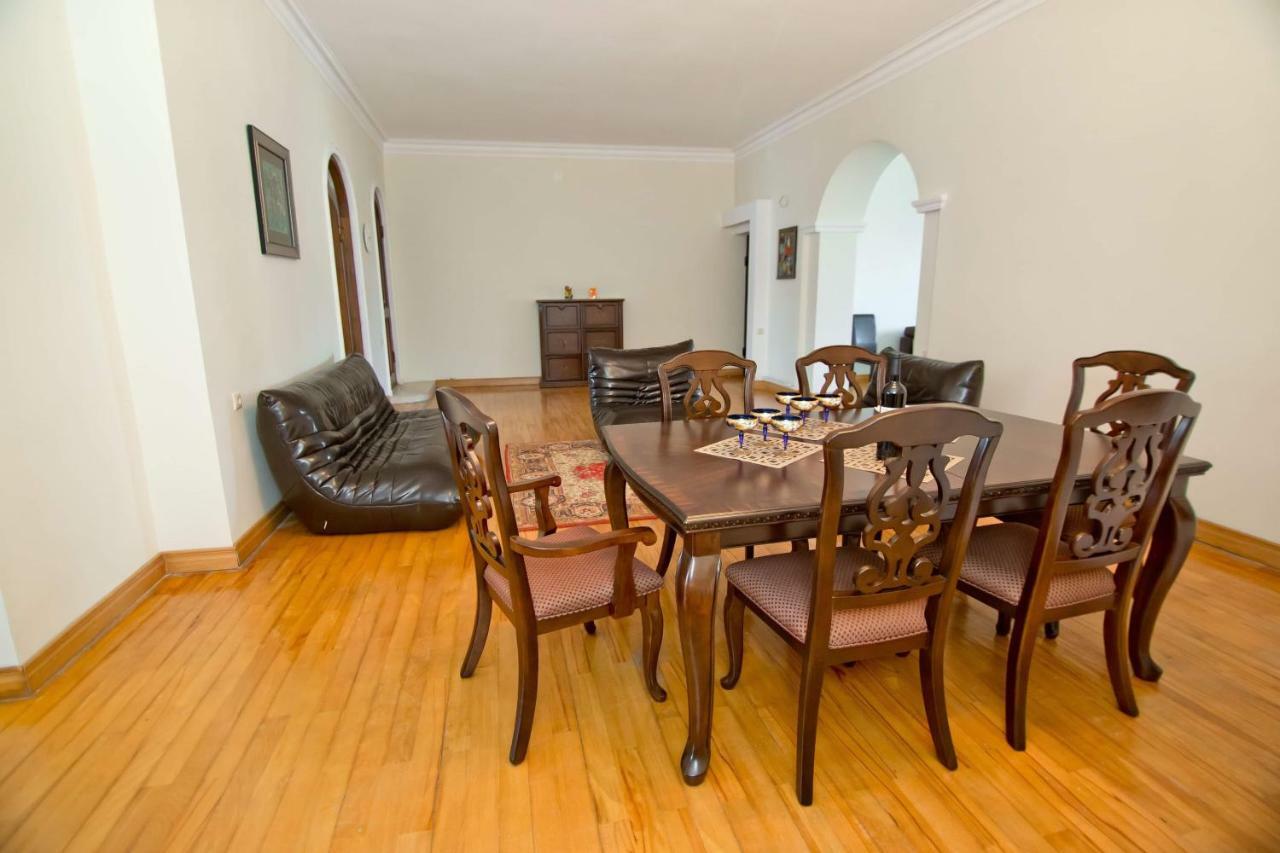 Apartment On Gorgiladze 25 Batumi Luaran gambar